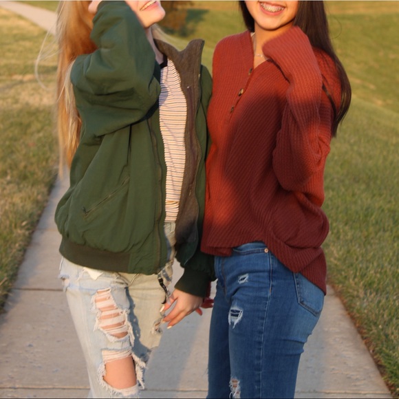 Meet your Posher, Hailey - Picture 1 of 1